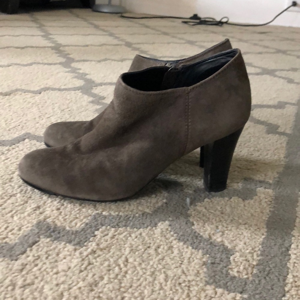 Geox suede grey booties